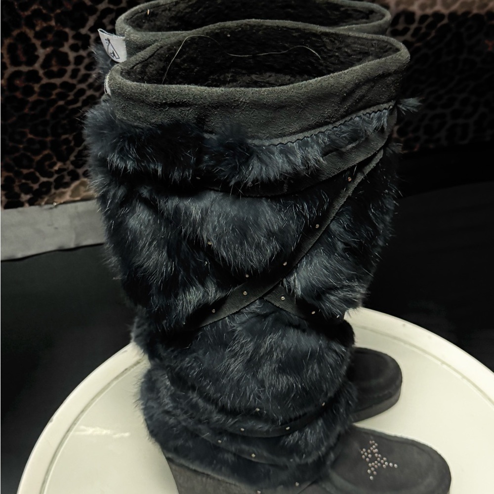 Manitobah Tall Wrap Mukluk boot black suede and rabbit fur sheepskin shearling - Picture 3 of 9
